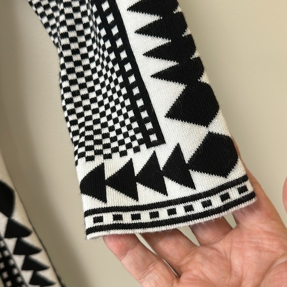 Nina Leonard • Geometric Print Sweater Dress • Sz S - Picture 6 of 13